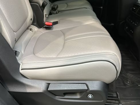Certified 2024 Honda Pilot Elite image 25