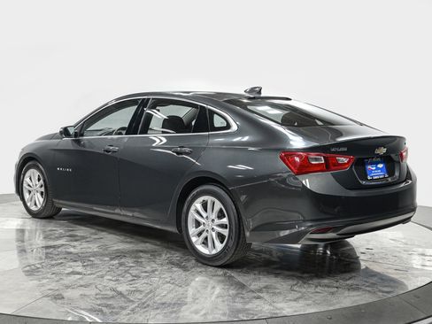 Used 2017 Chevrolet Malibu LT image 4