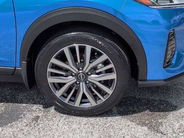 Certified 2024 Nissan Kicks SV FWD image 11