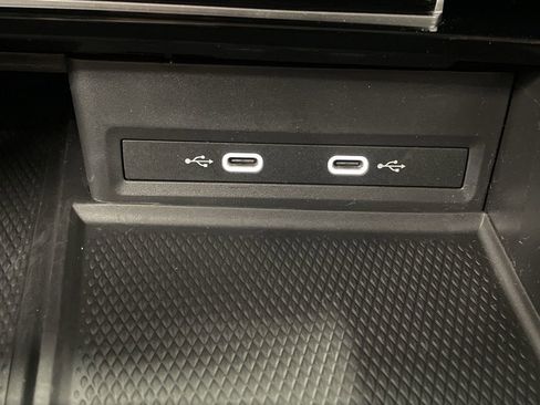 Used 2024 Volkswagen Atlas Peak Edition SE image 24