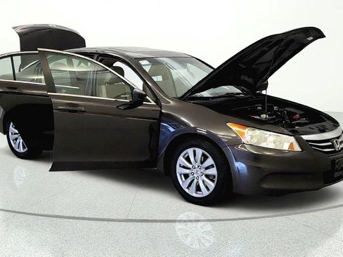 Used 2011 Honda Accord EX-L image 7