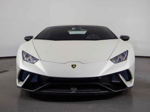 Used 2018 Lamborghini Huracan Performante image 3