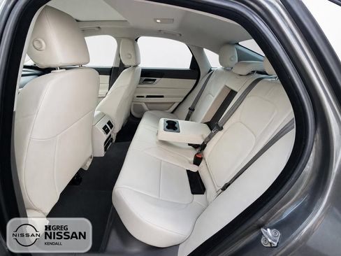 Used 2017 Jaguar XF Premium RWD image 13