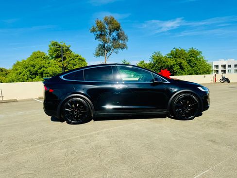 Used 2019 Tesla Model X 100D image 25
