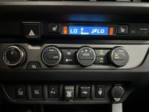 Used 2022 Toyota Tacoma TRD Sport w/ TRD Premium Sport Package AWD/4WD image 34