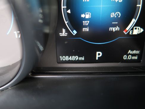 Used 2016 Jaguar XF S RWD image 31