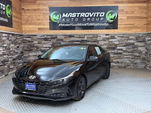 Used 2023 Hyundai Elantra SEL FWD image 9