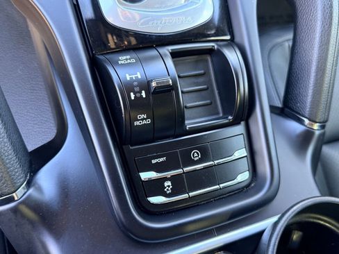 Used 2016 Porsche Cayenne image 23