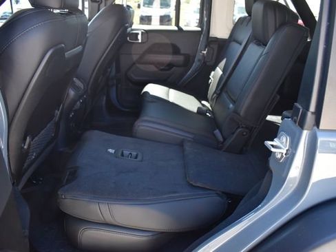 Used 2024 Jeep Wrangler Unlimited Rubicon w/ Convenience Group AWD/4WD image 22