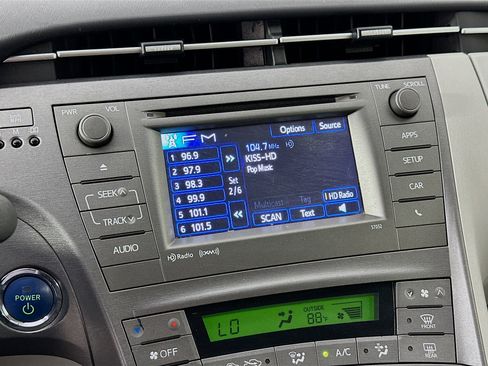 Used 2014 Toyota Prius Three w/ Preferred Accessory Package FWD image 19