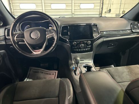 Used 2021 Jeep Grand Cherokee Trailhawk w/ Premium Lighting Group AWD/4WD image 4