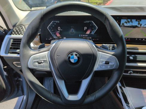 Used 2024 BMW X7 xDrive40i w/ Premium Package AWD/4WD image 18