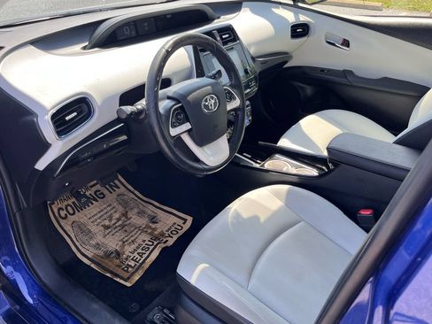 Used 2016 Toyota Prius Three Touring FWD image 10