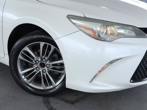 Used 2016 Toyota Camry SE FWD image 4