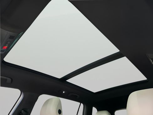 Used 2020 Volkswagen Tiguan SE R-Line image 10