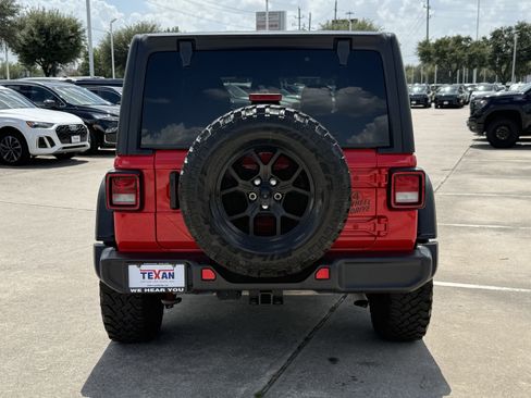 Used 2025 Jeep Wrangler Unlimited Sport AWD/4WD image 6