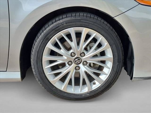 Used 2018 Toyota Camry XLE FWD image 23