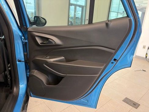 Used 2025 Chevrolet Trax RS w/ Driver Confidence Package image 39