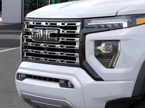 New 2026 GMC Canyon Denali w/ LPO, Black Badging Package AWD/4WD image 13