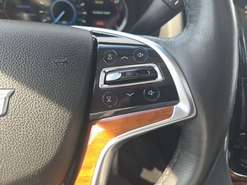 Used 2018 Cadillac Escalade Luxury image 33
