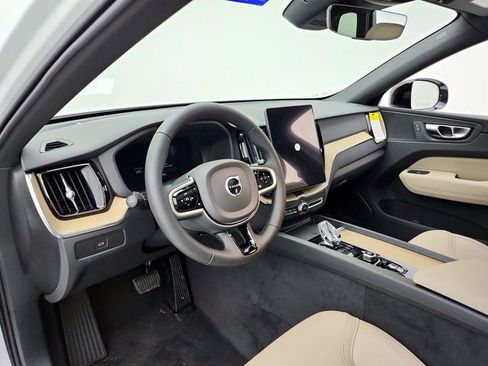 New 2026 Volvo XC60 B5 Plus w/ Protection Package Premier AWD/4WD image 20