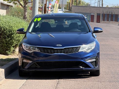 Used 2019 Kia Optima LX w/ LX Premium Package FWD image 2