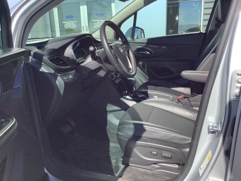 Used 2022 Buick Encore Preferred w/ Safety Package AWD/4WD image 9