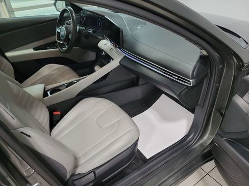 Used 2024 Hyundai Elantra Limited image 18