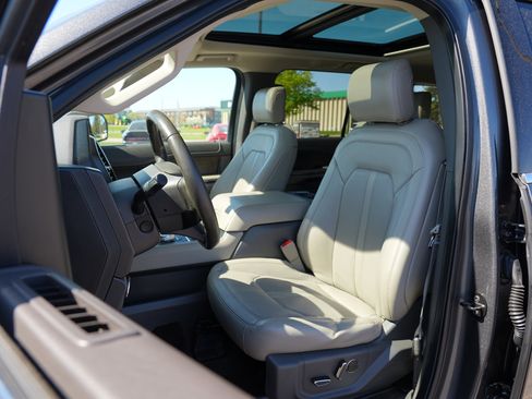 Used 2018 Ford Expedition Max Limited w/ Equipment Group 301A AWD/4WD image 12