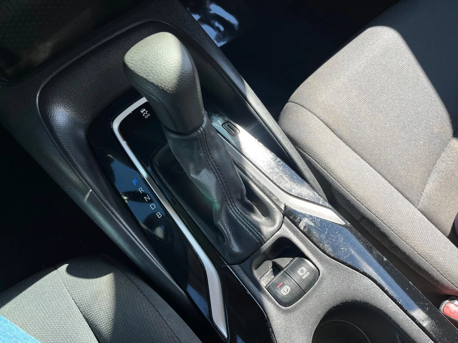 Used 2020 Toyota Corolla LE FWD image 19