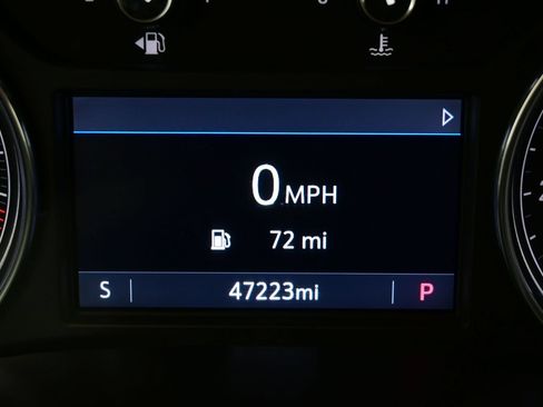 Used 2022 Buick Enclave Essence AWD/4WD image 28