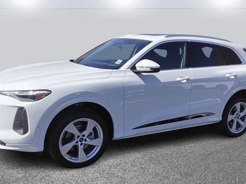 New 2025 Audi Q5 Premium Plus image 3