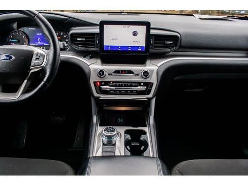 Certified 2021 Ford Explorer XLT image 14