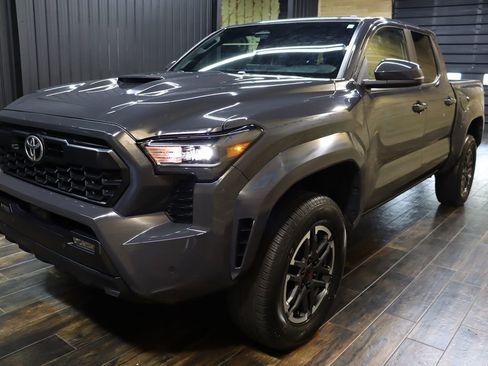 Used 2024 Toyota Tacoma TRD Sport image 6