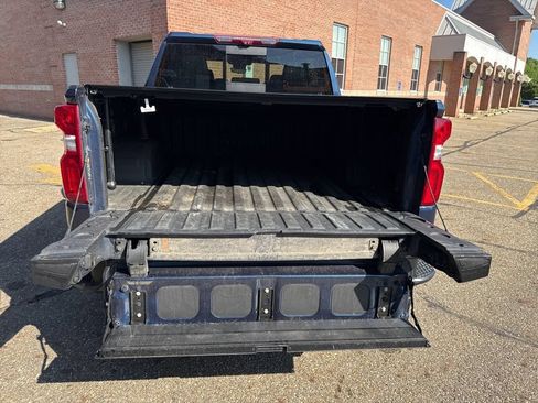 Used 2022 Chevrolet Silverado 1500 High Country w/ Technology Package AWD/4WD image 8