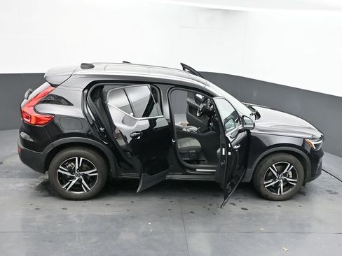 Used 2025 Volvo XC40 B5 Core AWD/4WD image 49