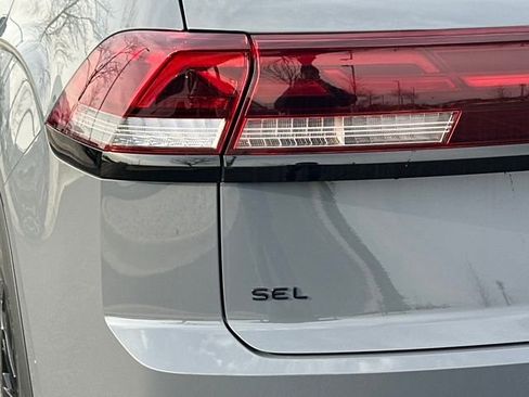 New 2026 Volkswagen Atlas Cross Sport SEL R-Line AWD/4WD image 15