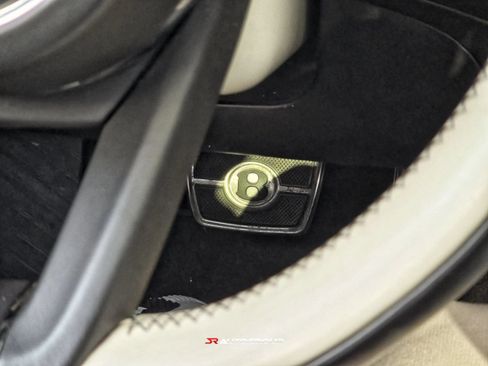 Used 2021 Bentley Bentayga AWD/4WD image 49