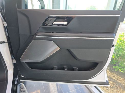New 2025 GMC Sierra EV Denali AWD/4WD image 29