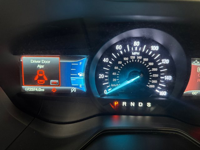 Used 2019 Ford Fusion SE FWD image 2