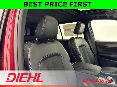 New 2025 Jeep Grand Cherokee Altitude image 14