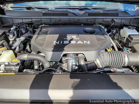 New 2026 Nissan Armada SL w/ Captain's Chari Seat Package image 18