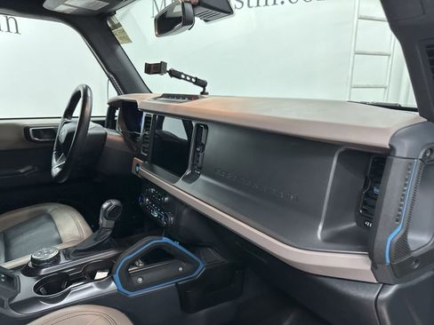 Used 2024 Ford Bronco Wildtrak image 28