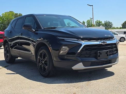 Used 2025 Chevrolet Blazer LT FWD image 7