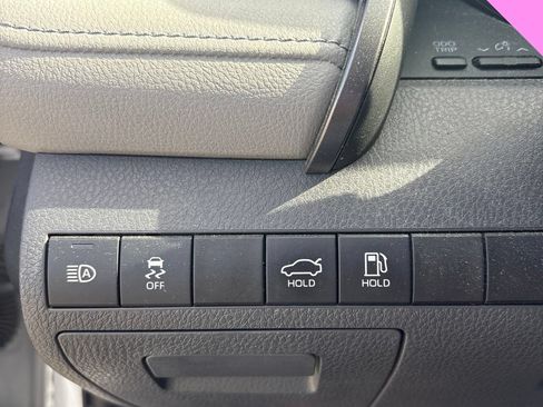 Used 2020 Toyota Camry LE w/ Carpet Mat Package FWD image 9