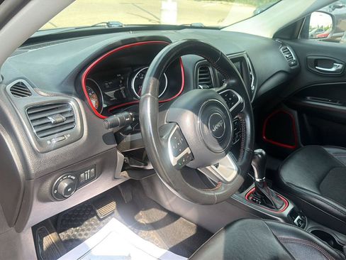 Used 2019 Jeep Compass Trailhawk AWD/4WD image 17