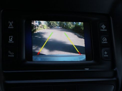 Used 2015 Chrysler 200 Limited w/ Convenience Group FWD image 9