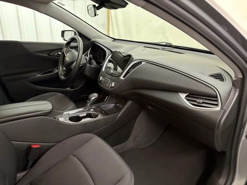Used 2024 Chevrolet Malibu LT image 25