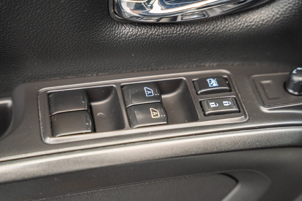 Used 2021 Nissan Titan PRO-4X w/ Pro-4x Utility Package AWD/4WD image 34