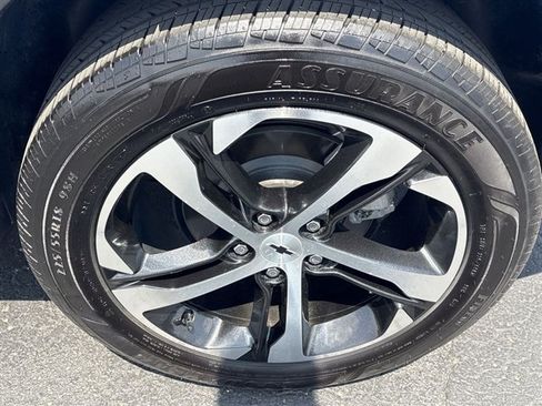 Used 2024 Chevrolet Trax RS w/ Driver Confidence Package FWD image 30